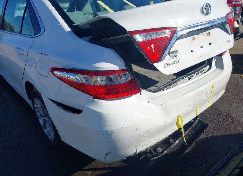 Photo 6 of 2015 Toyota Camry LE (VIN 4T1BF1FKXFU097789)