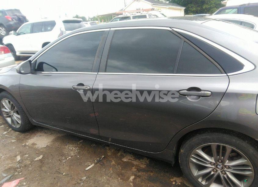 Photo 14 of 2015 Toyota Camry SE (VIN 4T1BF1FKXFU101145)