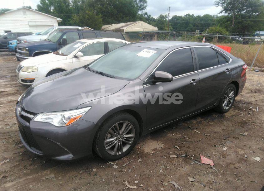 Photo 2 of 2015 Toyota Camry SE (VIN 4T1BF1FKXFU101145)