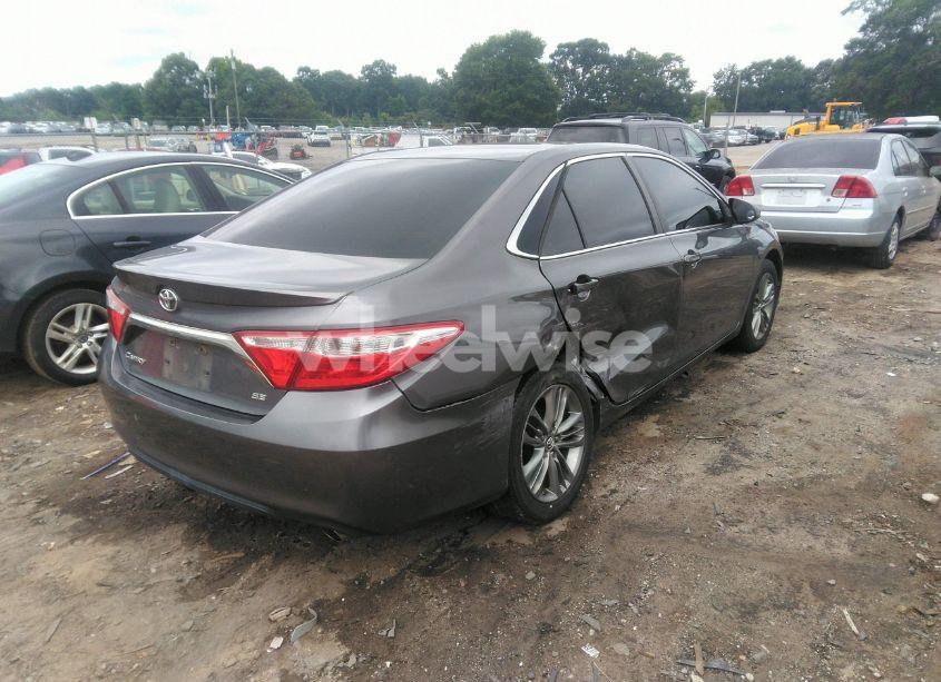 Photo 4 of 2015 Toyota Camry SE (VIN 4T1BF1FKXFU101145)