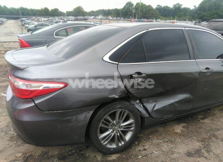 Photo 6 of 2015 Toyota Camry SE (VIN 4T1BF1FKXFU101145)