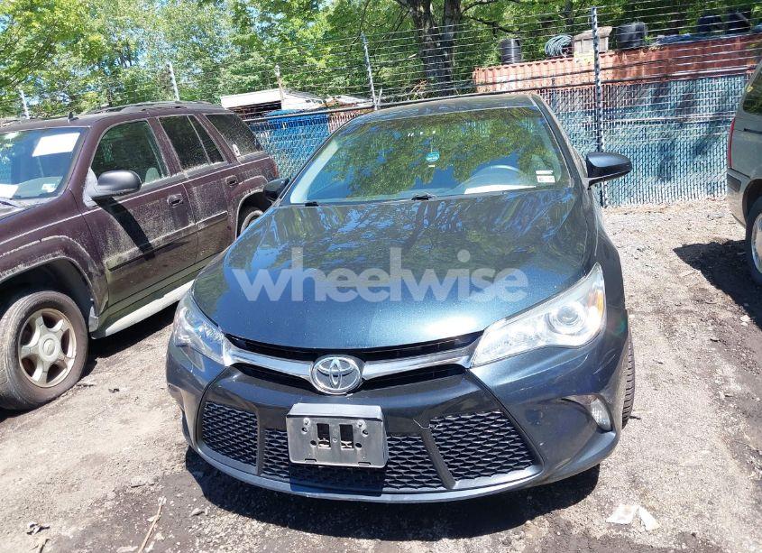 Photo 12 of 2015 Toyota Camry SE (VIN 4T1BF1FKXFU475402)