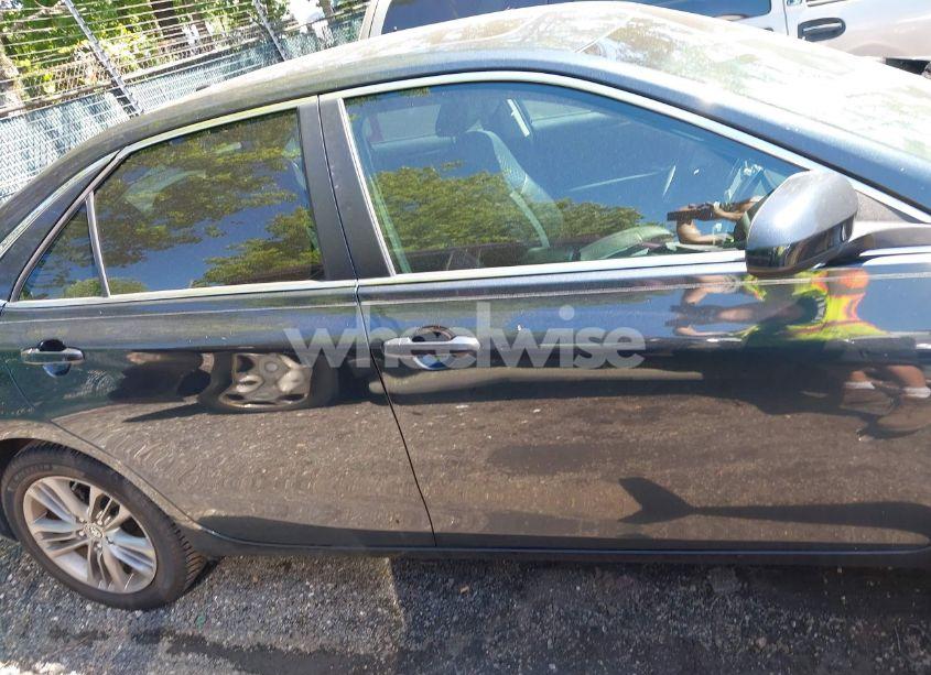 Photo 13 of 2015 Toyota Camry SE (VIN 4T1BF1FKXFU475402)