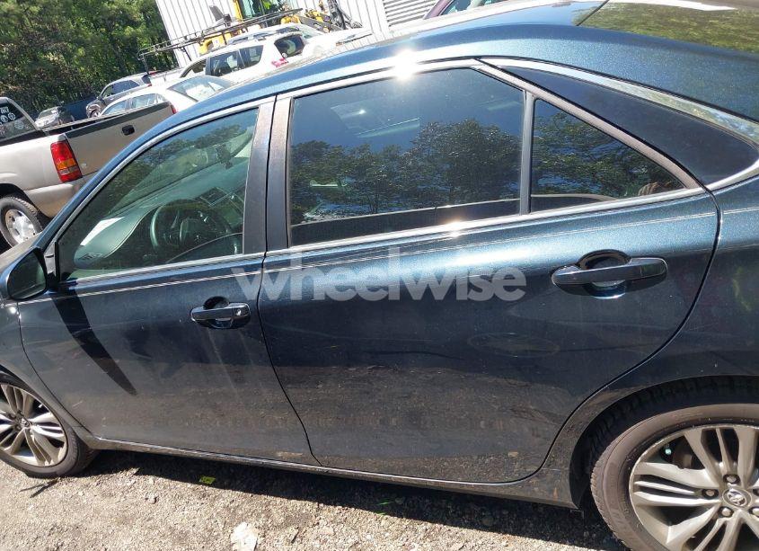 Photo 14 of 2015 Toyota Camry SE (VIN 4T1BF1FKXFU475402)