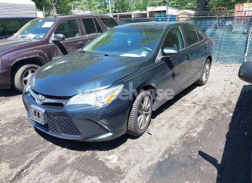 Photo 2 of 2015 Toyota Camry SE (VIN 4T1BF1FKXFU475402)