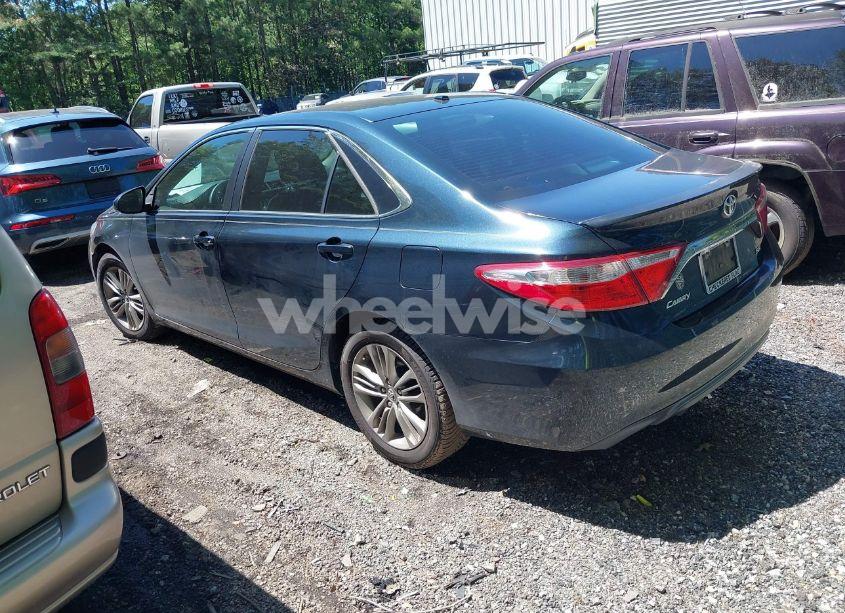 Photo 3 of 2015 Toyota Camry SE (VIN 4T1BF1FKXFU475402)