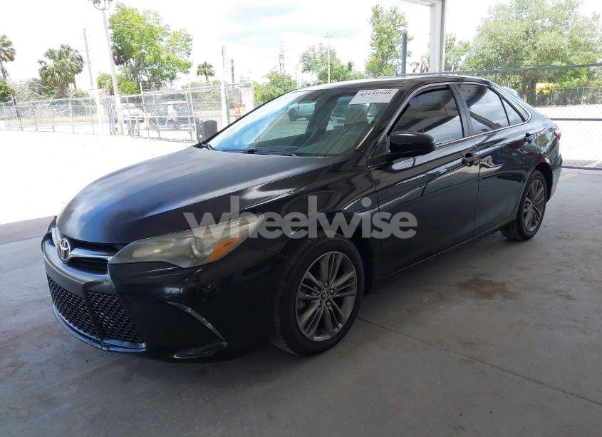 Photo 2 of 2015 Toyota Camry SE (VIN 4T1BF1FKXFU897010)