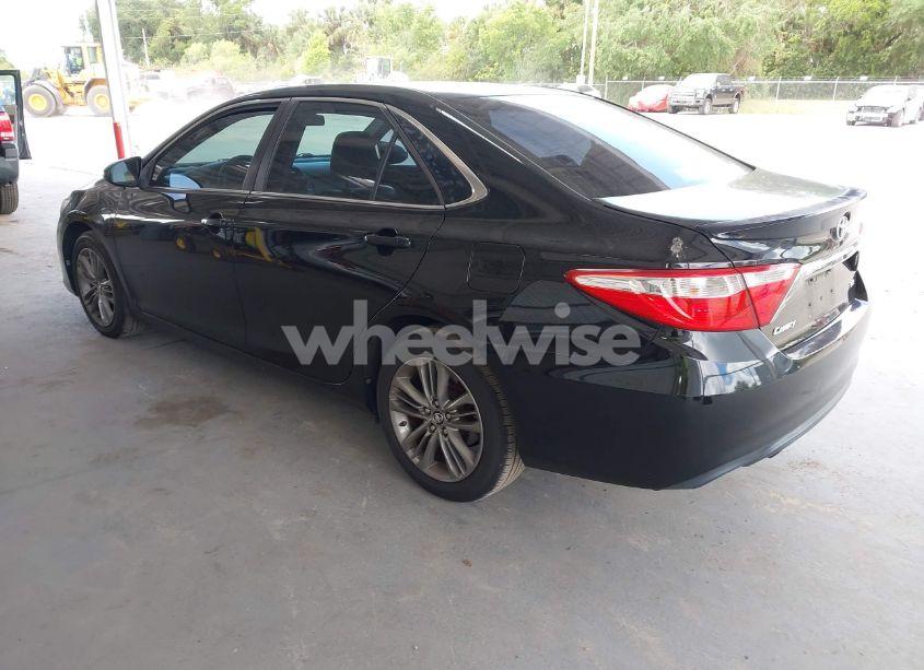 Photo 3 of 2015 Toyota Camry SE (VIN 4T1BF1FKXFU897010)