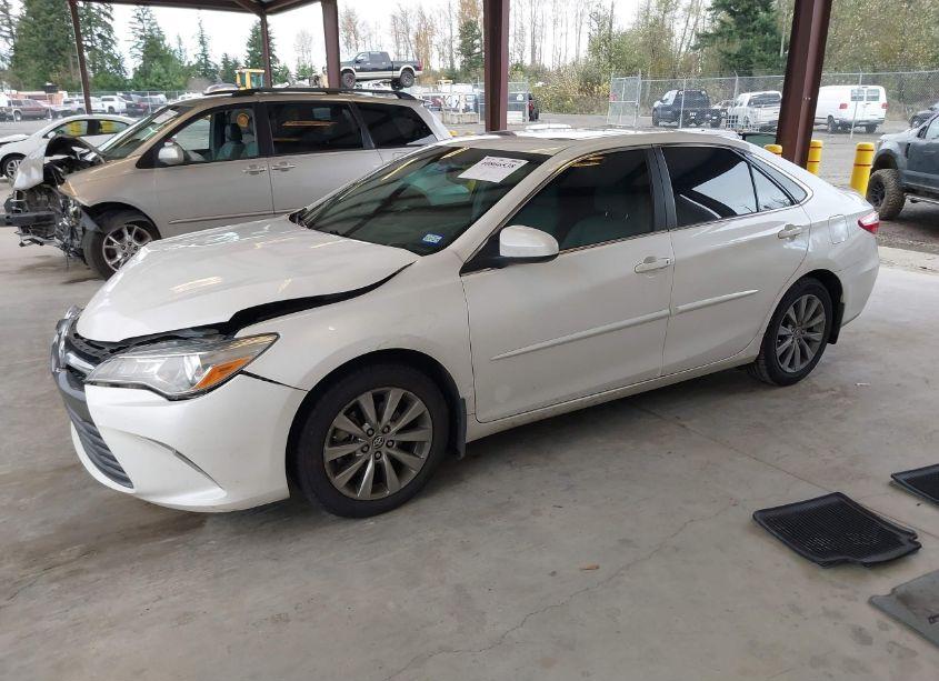 Photo 2 of 2015 Toyota Camry XLE (VIN 4T1BF1FKXFU899453)