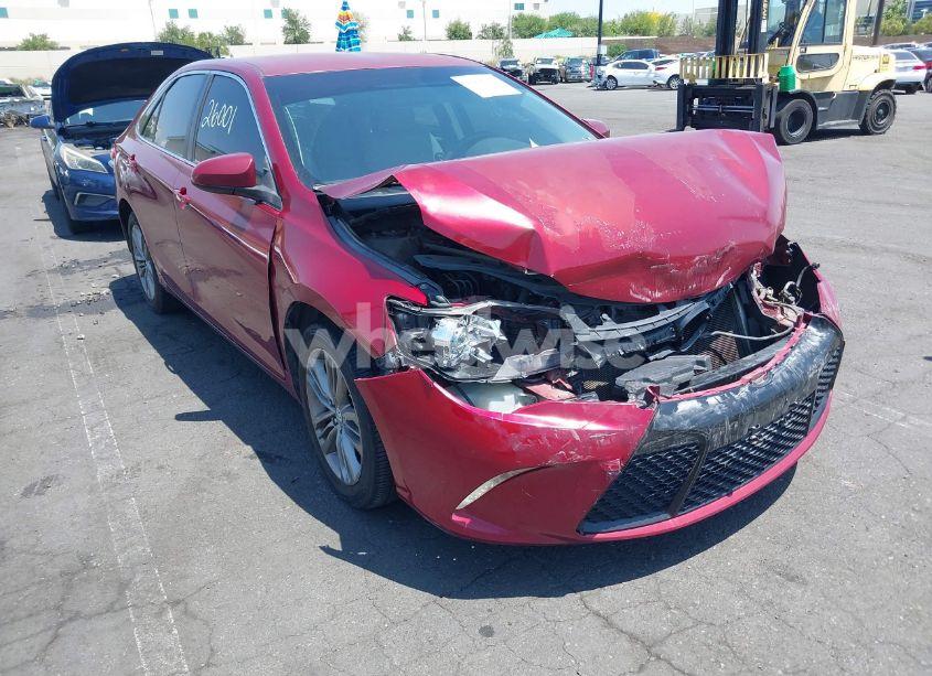 2015 Toyota Camry SE (VIN 4T1BF1FKXFU900889) main photo