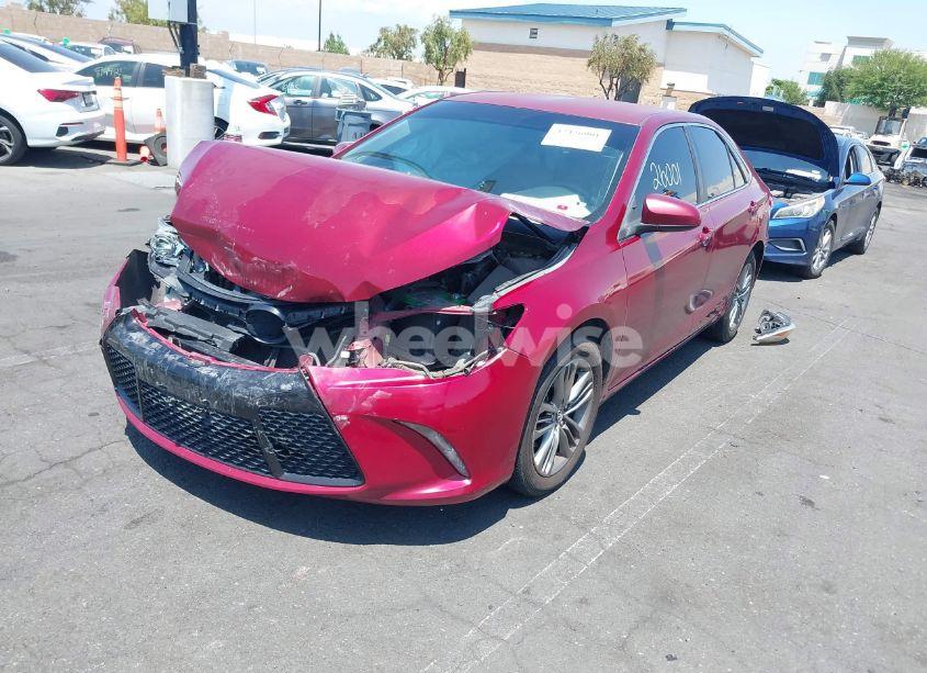 Photo 2 of 2015 Toyota Camry SE (VIN 4T1BF1FKXFU900889)