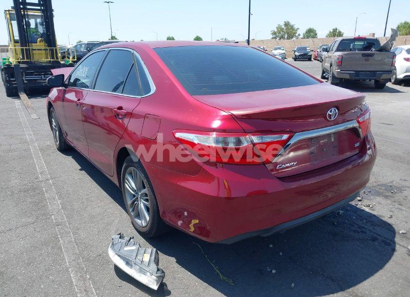 Photo 3 of 2015 Toyota Camry SE (VIN 4T1BF1FKXFU900889)