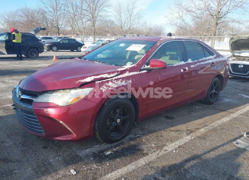 Photo 2 of 2015 Toyota Camry LE (VIN 4T1BF1FKXFU912007)