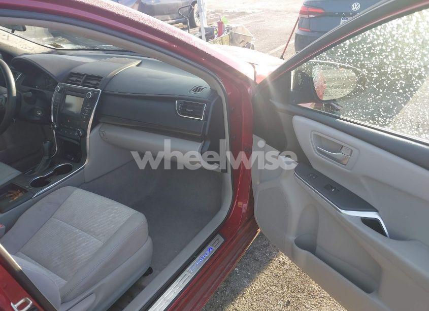 Photo 5 of 2015 Toyota Camry LE (VIN 4T1BF1FKXFU912007)