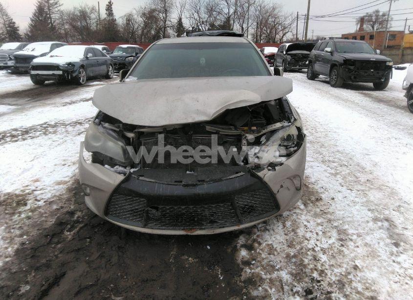 Photo 11 of 2015 Toyota Camry SE (VIN 4T1BF1FKXFU923444)