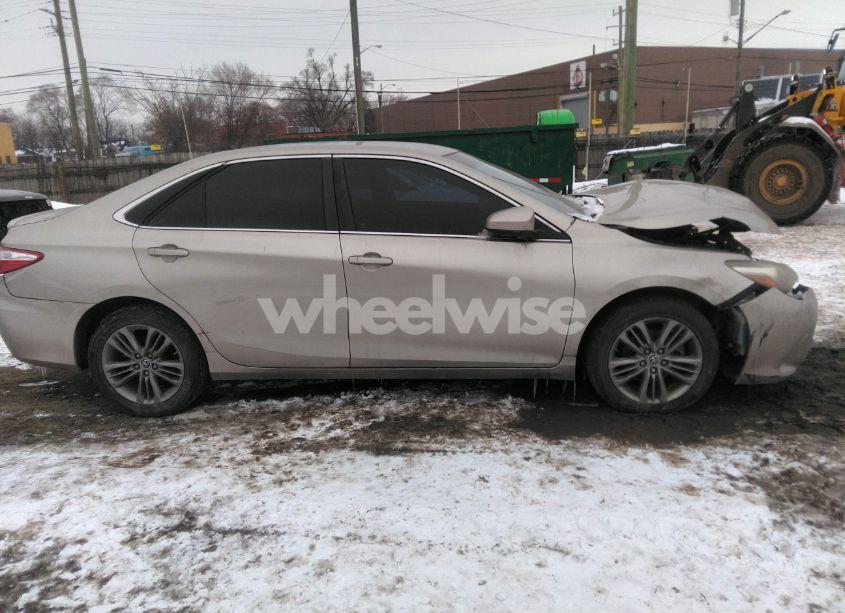 Photo 12 of 2015 Toyota Camry SE (VIN 4T1BF1FKXFU923444)