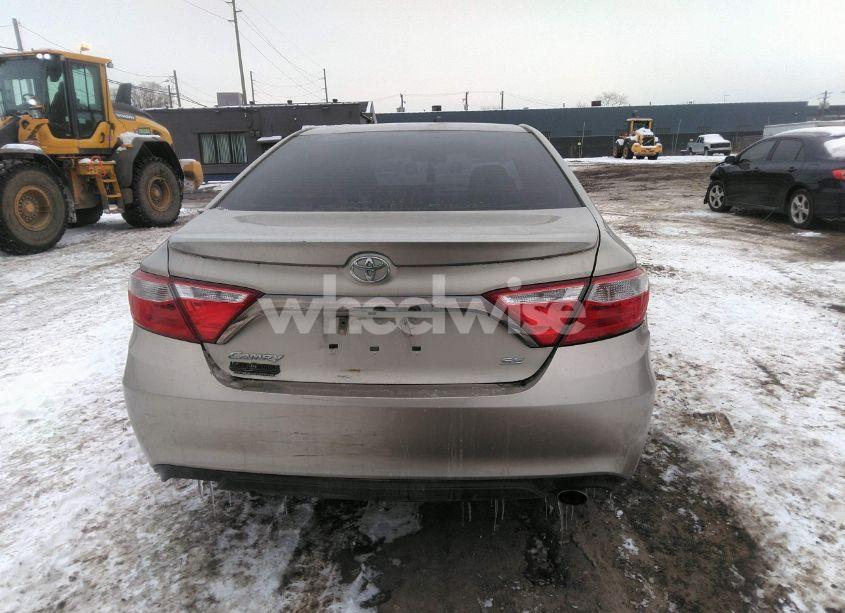 Photo 15 of 2015 Toyota Camry SE (VIN 4T1BF1FKXFU923444)