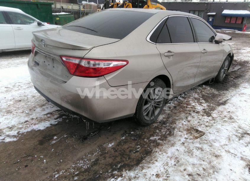 Photo 4 of 2015 Toyota Camry SE (VIN 4T1BF1FKXFU923444)