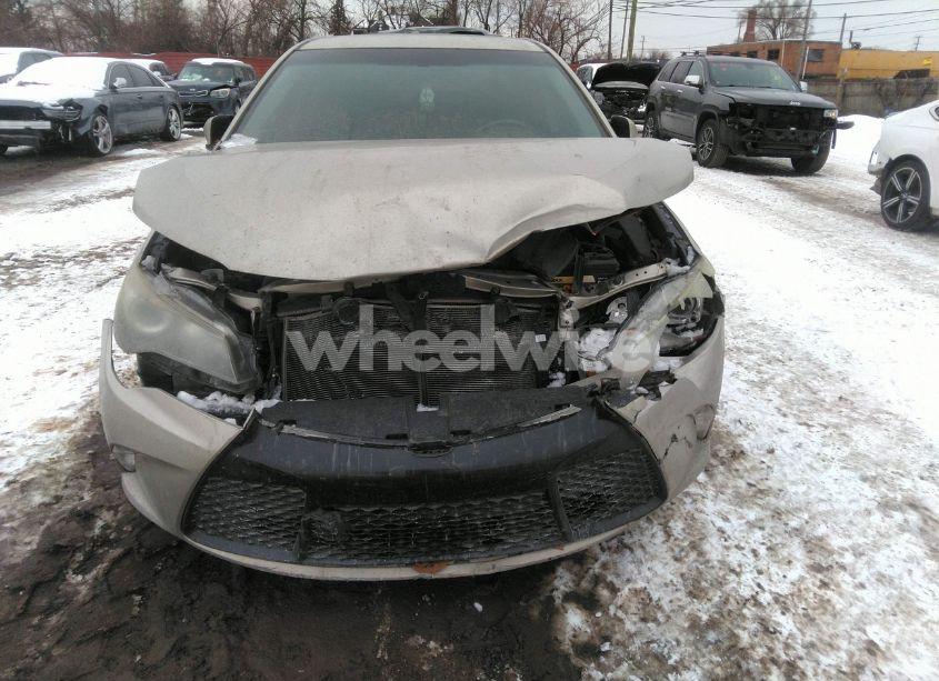 Photo 6 of 2015 Toyota Camry SE (VIN 4T1BF1FKXFU923444)