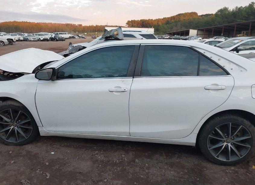 Photo 15 of 2015 Toyota Camry XSE (VIN 4T1BF1FKXFU954046)