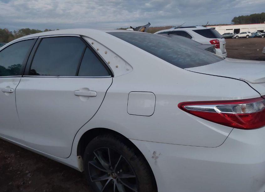 Photo 20 of 2015 Toyota Camry XSE (VIN 4T1BF1FKXFU954046)