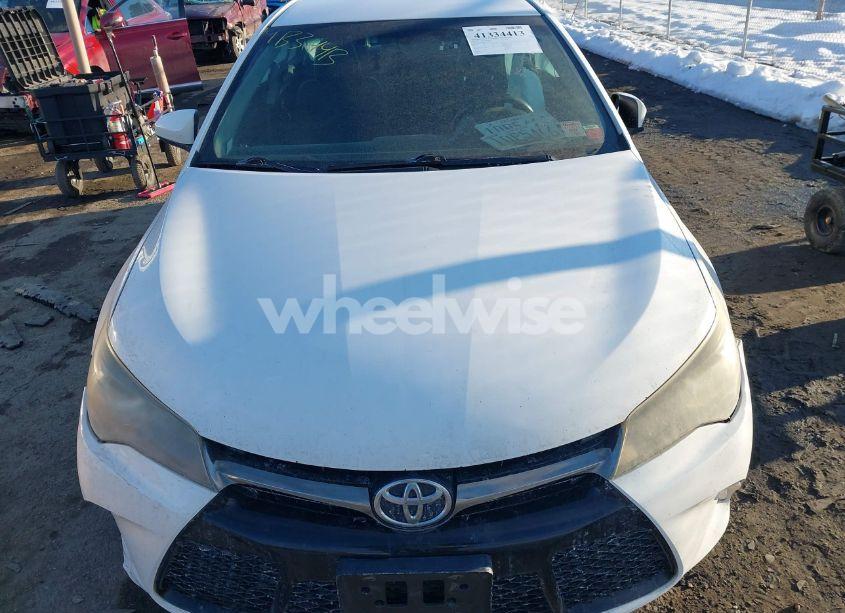 Photo 12 of 2015 Toyota Camry SE (VIN 4T1BF1FKXFU985409)