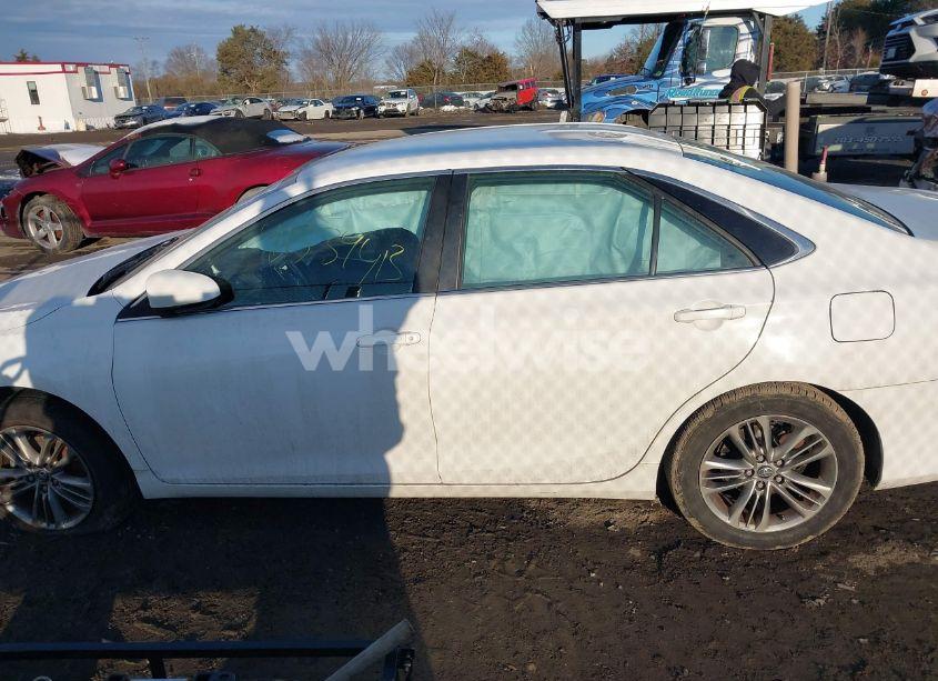 Photo 14 of 2015 Toyota Camry SE (VIN 4T1BF1FKXFU985409)