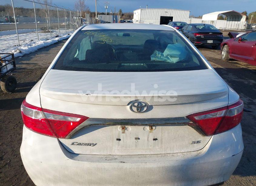 Photo 16 of 2015 Toyota Camry SE (VIN 4T1BF1FKXFU985409)