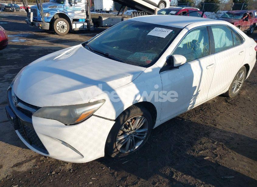 Photo 2 of 2015 Toyota Camry SE (VIN 4T1BF1FKXFU985409)