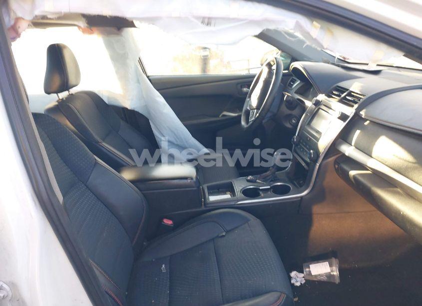 Photo 5 of 2015 Toyota Camry SE (VIN 4T1BF1FKXFU985409)