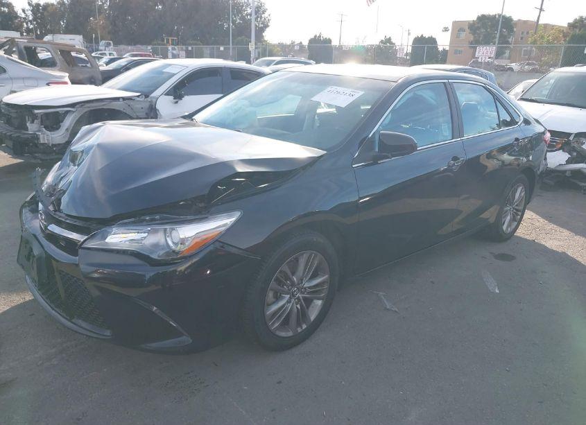 Photo 2 of 2015 Toyota Camry SE (VIN 4T1BF1FKXFU989427)