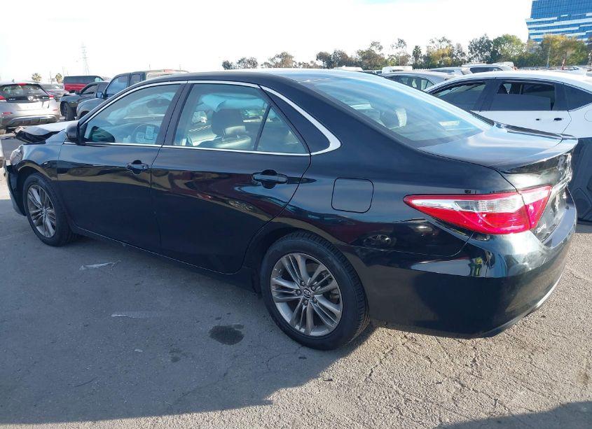 Photo 3 of 2015 Toyota Camry SE (VIN 4T1BF1FKXFU989427)