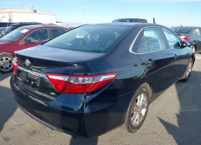 Photo 4 of 2015 Toyota Camry SE (VIN 4T1BF1FKXFU989427)