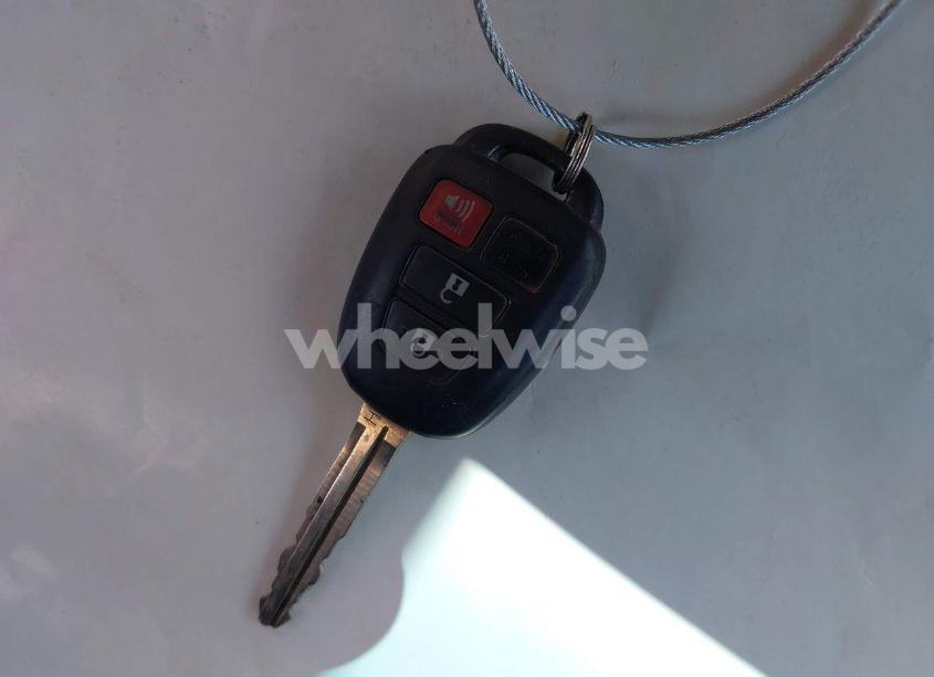 Photo 11 of 2015 Toyota Camry SE (VIN 4T1BF1FKXFU990688)