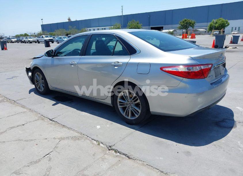 Photo 3 of 2015 Toyota Camry SE (VIN 4T1BF1FKXFU990688)