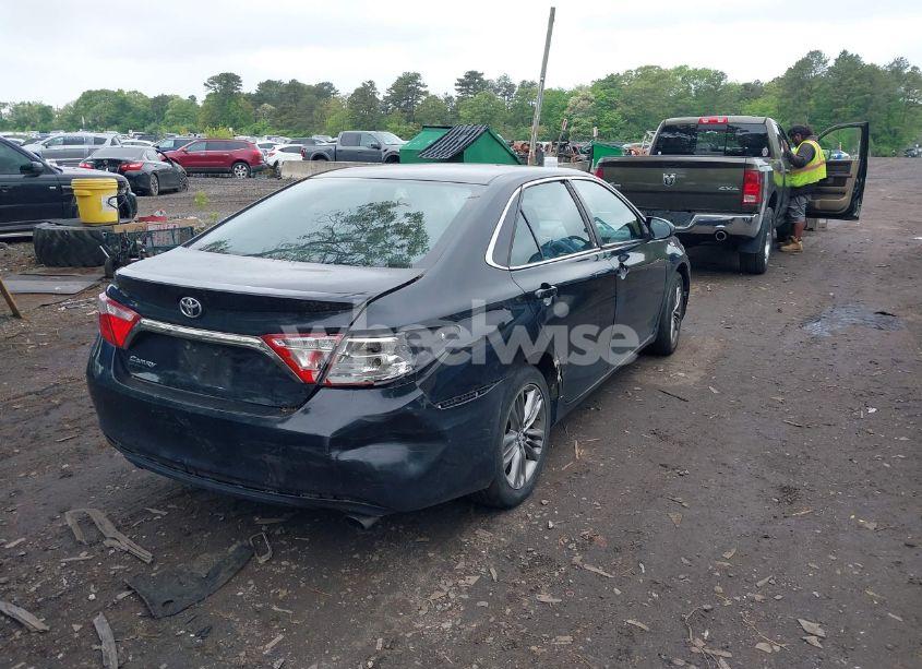 Photo 4 of 2015 Toyota Camry SE (VIN 4T1BF1FKXFU993736)
