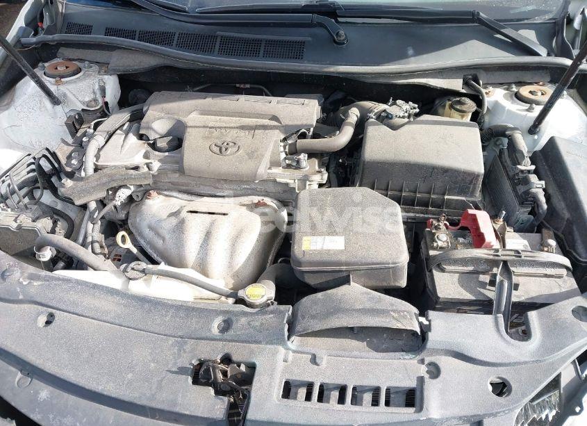 Photo 10 of 2016 Toyota Camry LE (VIN 4T1BF1FKXGU116309)