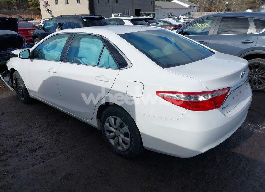 Photo 3 of 2016 Toyota Camry LE (VIN 4T1BF1FKXGU116309)