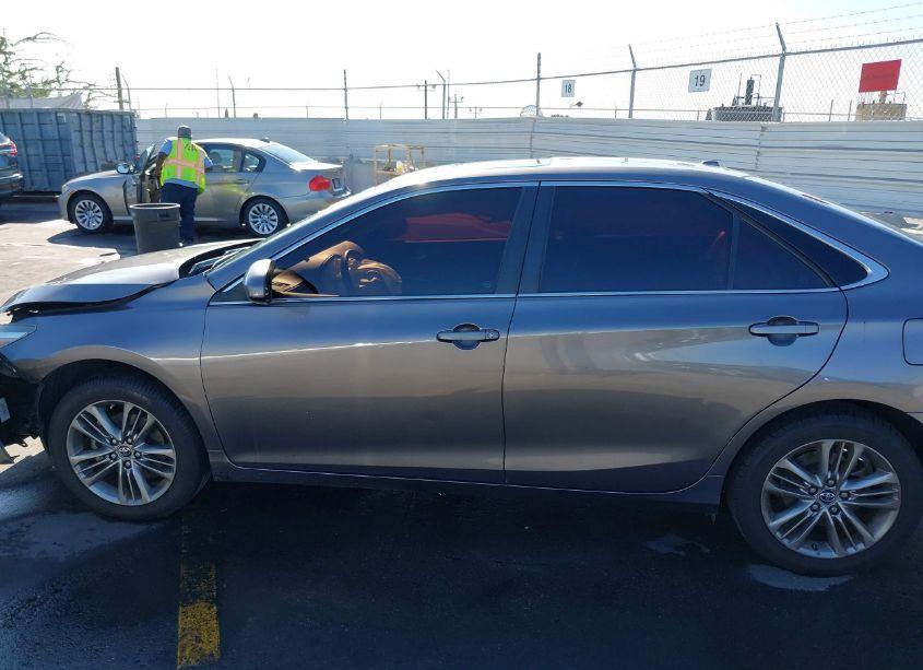 Photo 14 of 2016 Toyota Camry SE (VIN 4T1BF1FKXGU121686)