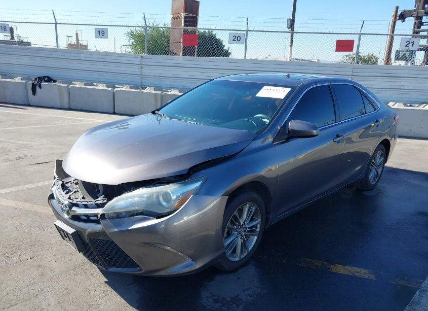 Photo 2 of 2016 Toyota Camry SE (VIN 4T1BF1FKXGU121686)
