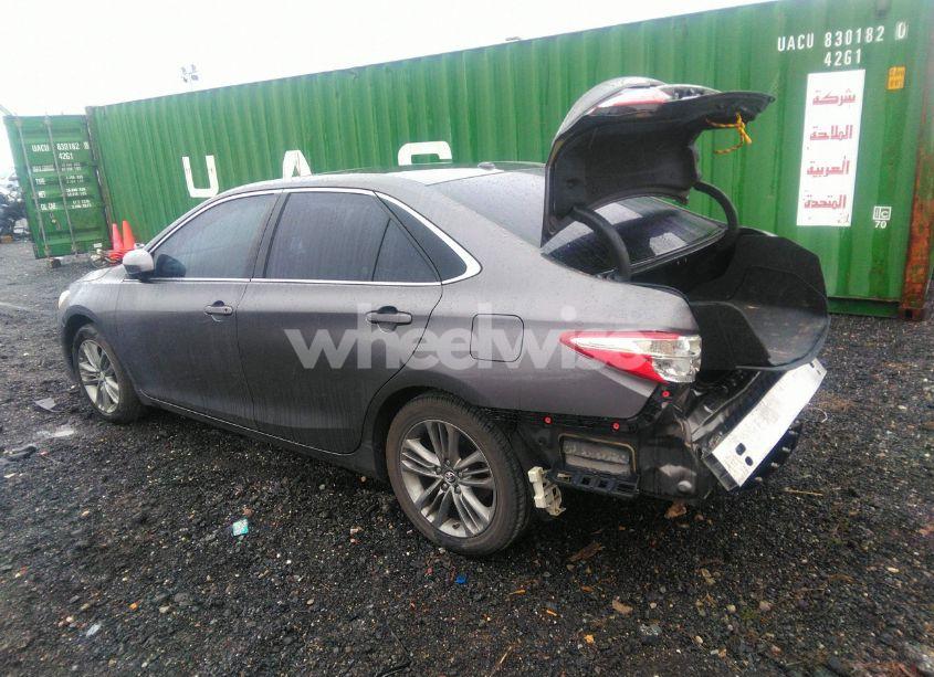 Photo 3 of 2016 Toyota Camry SE (VIN 4T1BF1FKXGU132669)