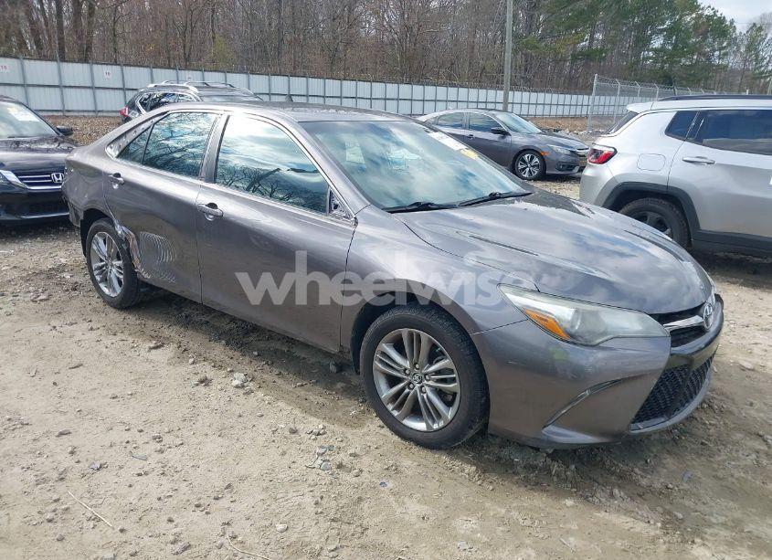 2016 Toyota Camry SE (VIN 4T1BF1FKXGU134048) main photo