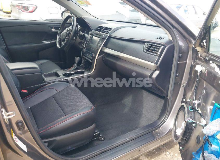 Photo 5 of 2016 Toyota Camry SE (VIN 4T1BF1FKXGU134048)