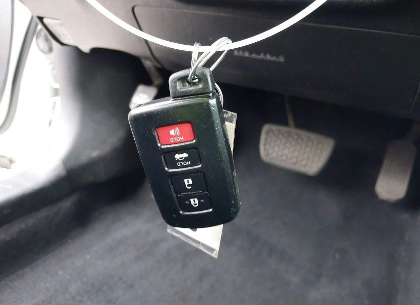 Photo 11 of 2016 Toyota Camry SE (VIN 4T1BF1FKXGU148662)