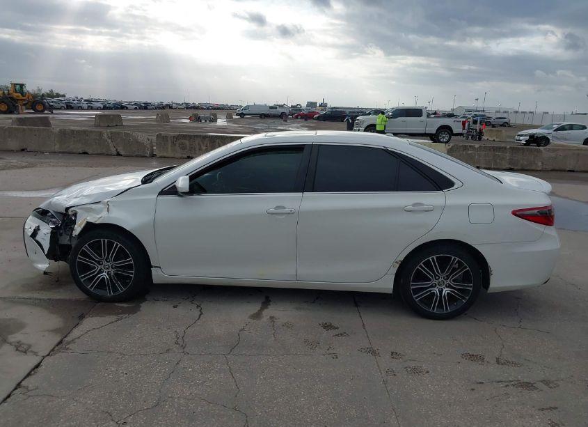 Photo 14 of 2016 Toyota Camry SE (VIN 4T1BF1FKXGU148662)