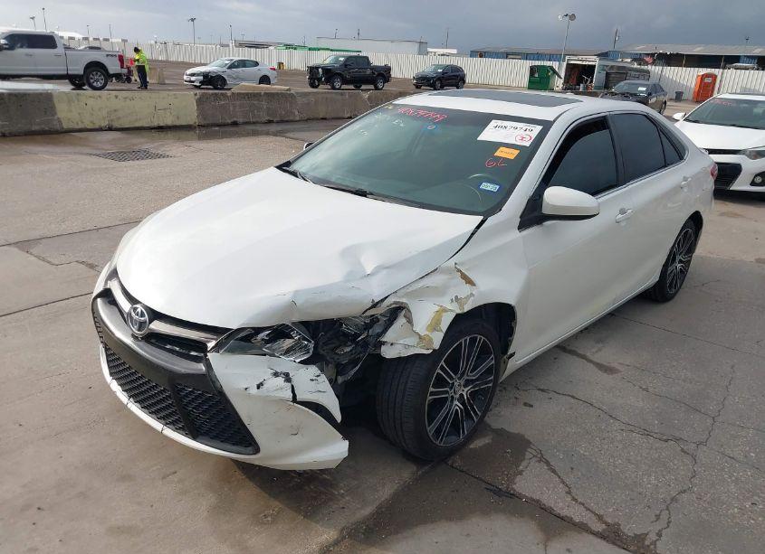 Photo 2 of 2016 Toyota Camry SE (VIN 4T1BF1FKXGU148662)