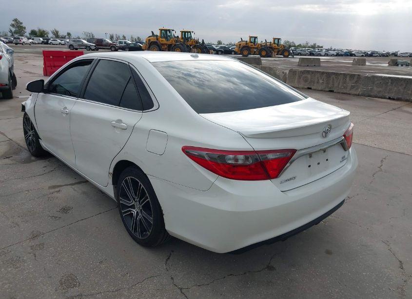 Photo 3 of 2016 Toyota Camry SE (VIN 4T1BF1FKXGU148662)