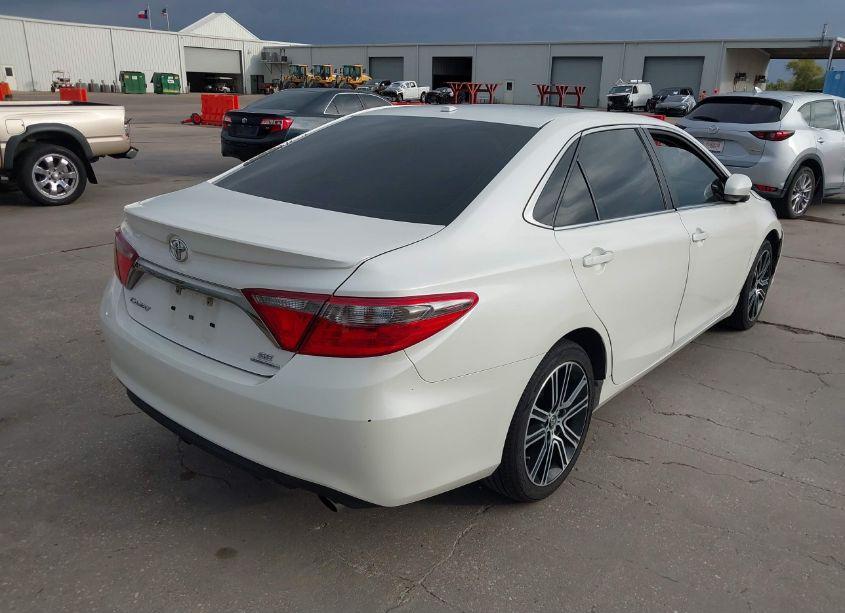 Photo 4 of 2016 Toyota Camry SE (VIN 4T1BF1FKXGU148662)