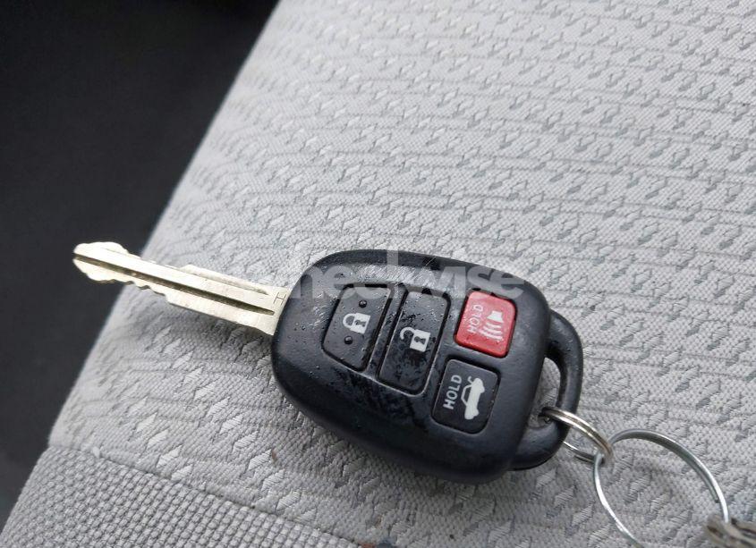 Photo 11 of 2016 Toyota Camry LE (VIN 4T1BF1FKXGU155529)