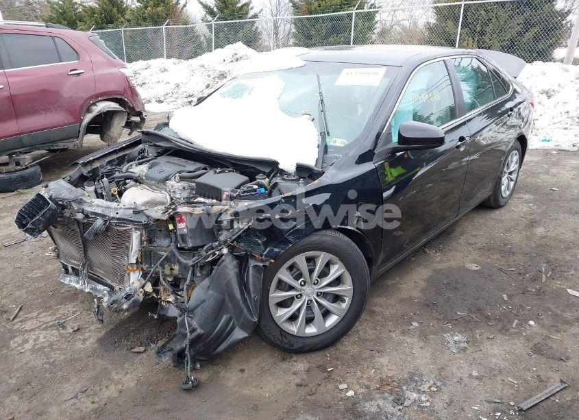 Photo 2 of 2016 Toyota Camry LE (VIN 4T1BF1FKXGU155529)